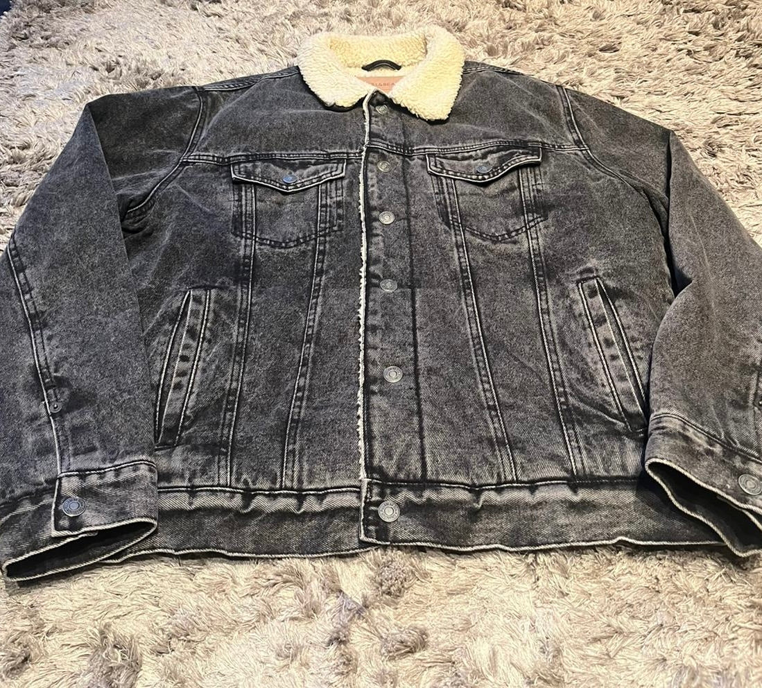 Pull&Bear Abrigo Negro Forrado con Borreguito